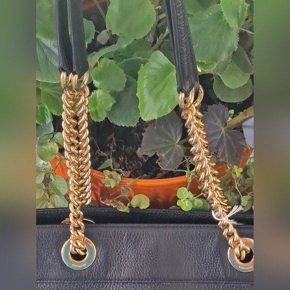 COACH BROOKE CHAIN Black Shoulder Bag Excellent  Condition - Picture 5 of 14